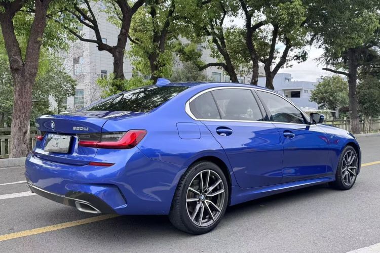 BMW 3 Series 2021 car image #14