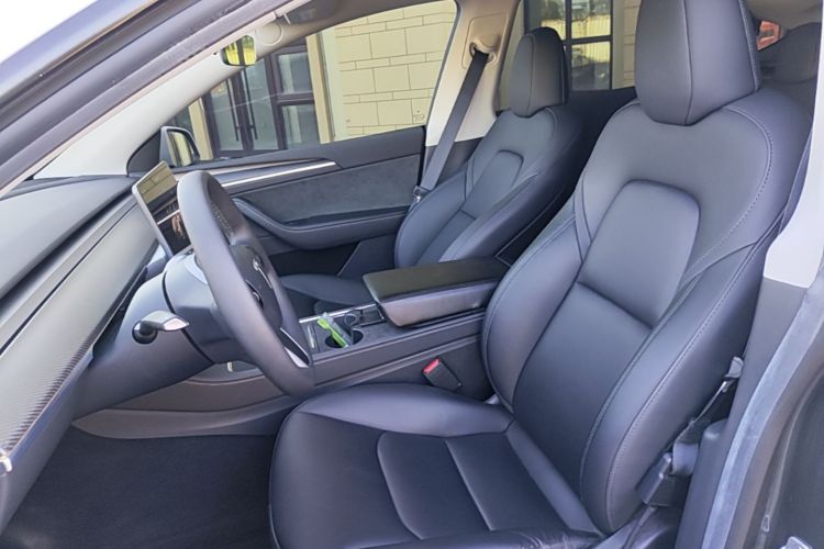 Tesla Model Y 2022 #15 Tesla Model Y 2022 car image #15