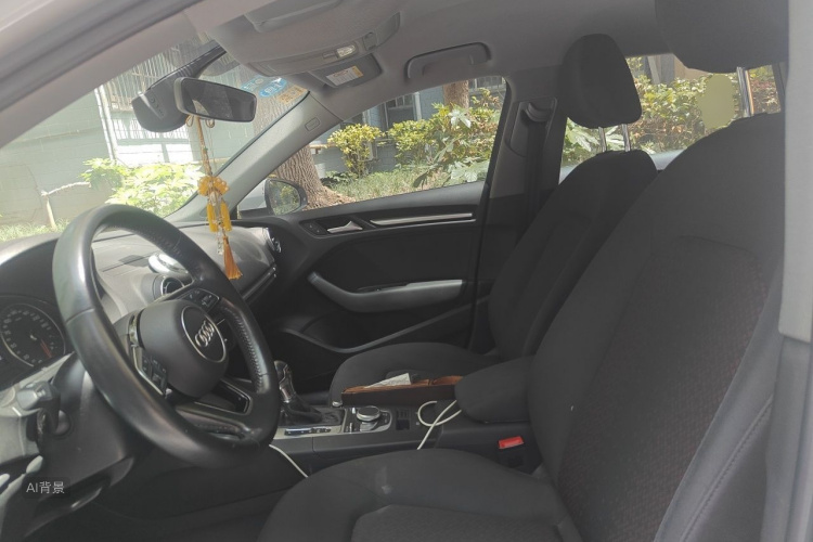 Audi A3 2018 car image #17