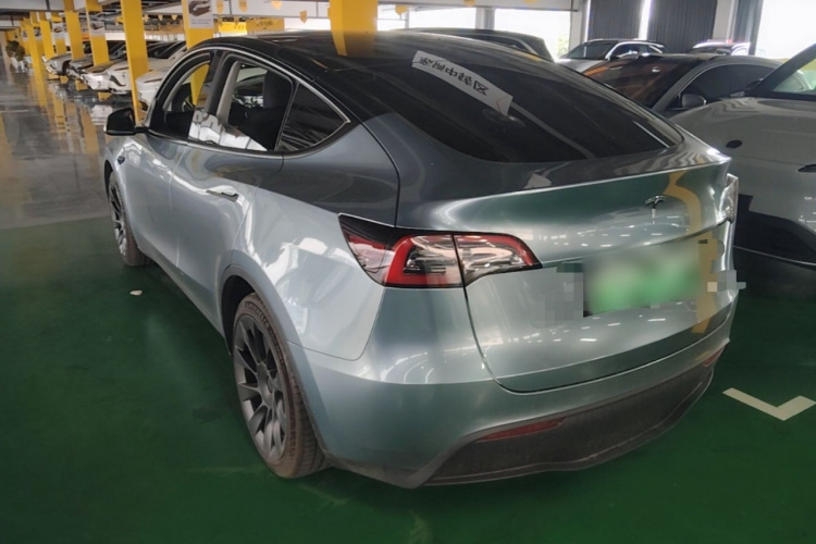 Tesla Model Y 2024 #5 Tesla Model Y 2024 immagine di auto #5
