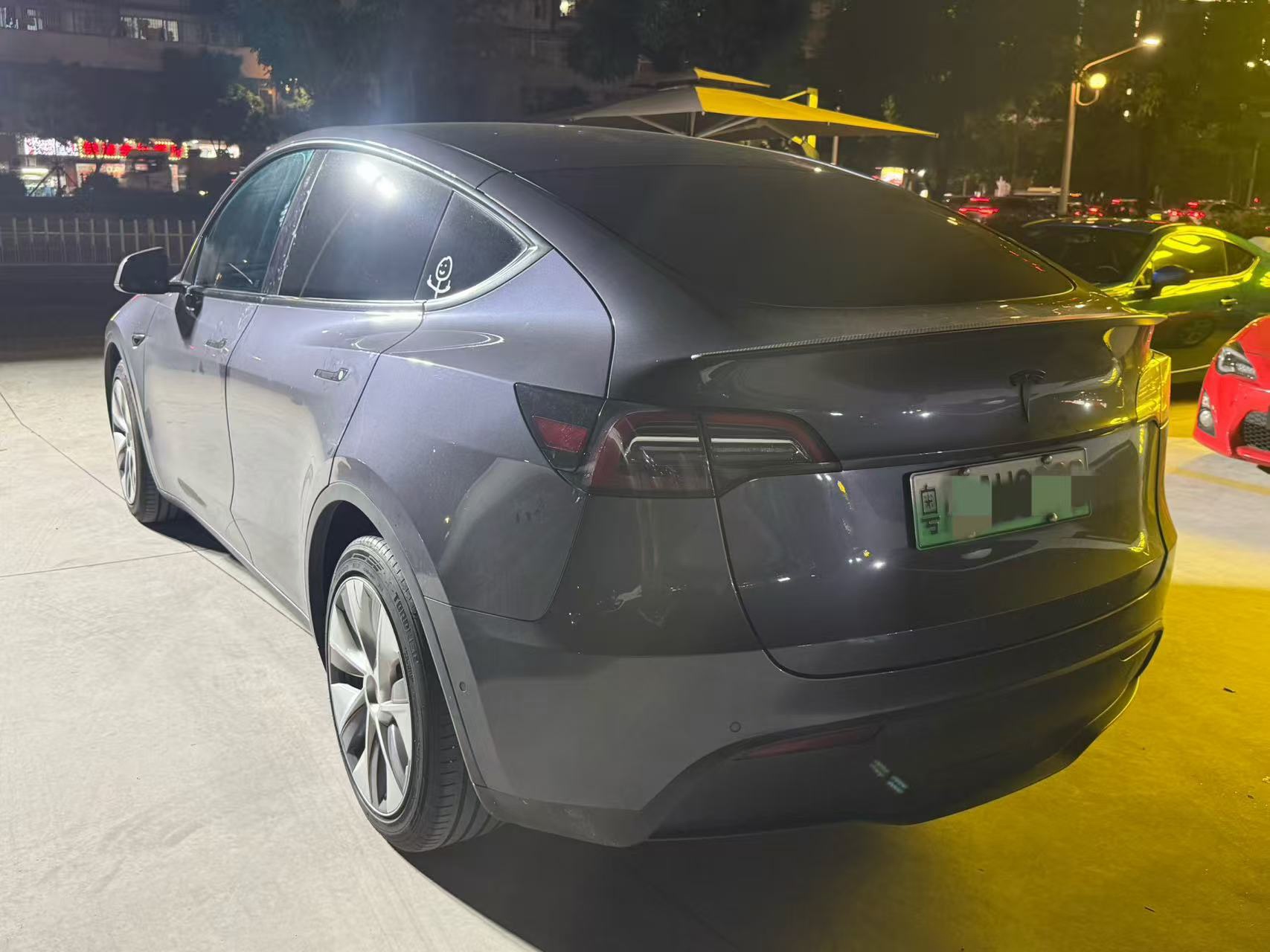 Tesla Model Y 2022 car image #2