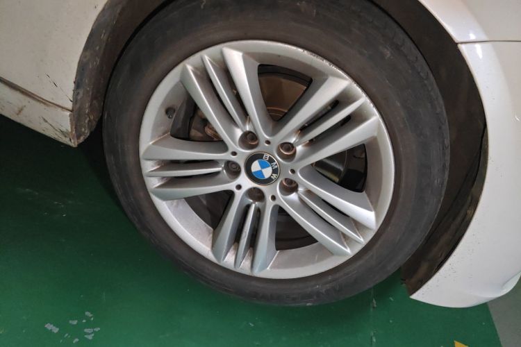 BMW 3 Series 2017 #9 BMW 3 Series 2017 car image #9