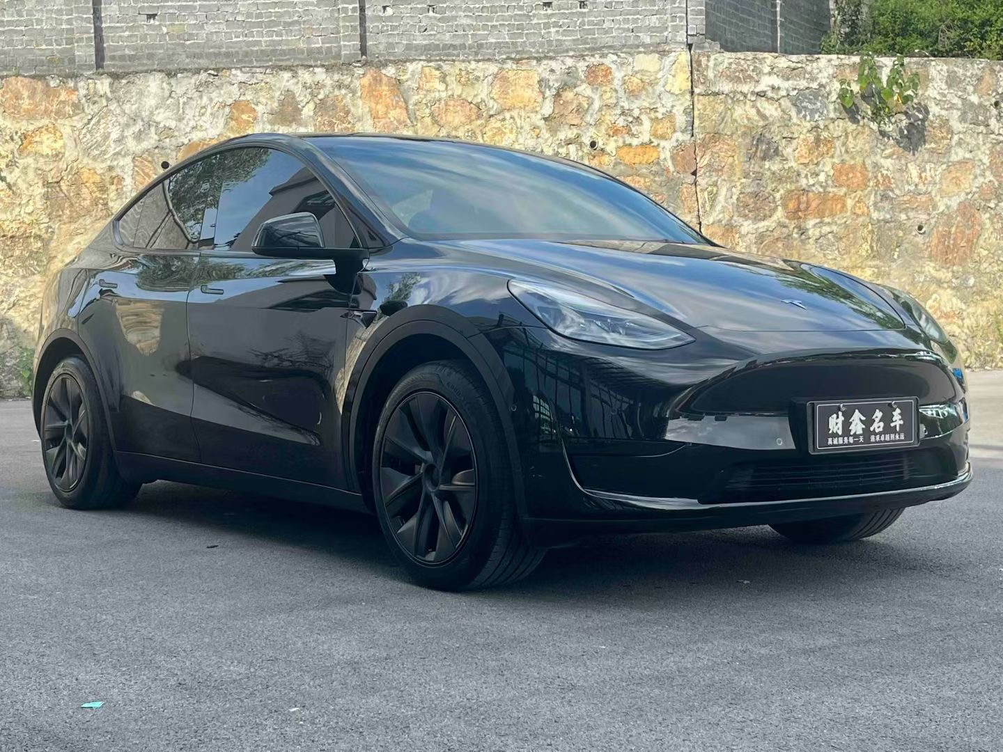 Tesla Model Y 2024 #3 Tesla Model Y 2024 car image #3
