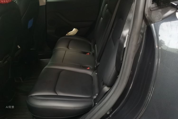 Tesla Model Y 2024 immagine di auto #19