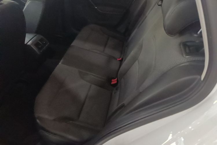 Volkswagen Golf 2019 imagen de coche #17
