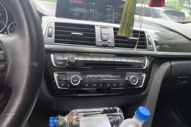 BMW 3 Series 2019 car image #15