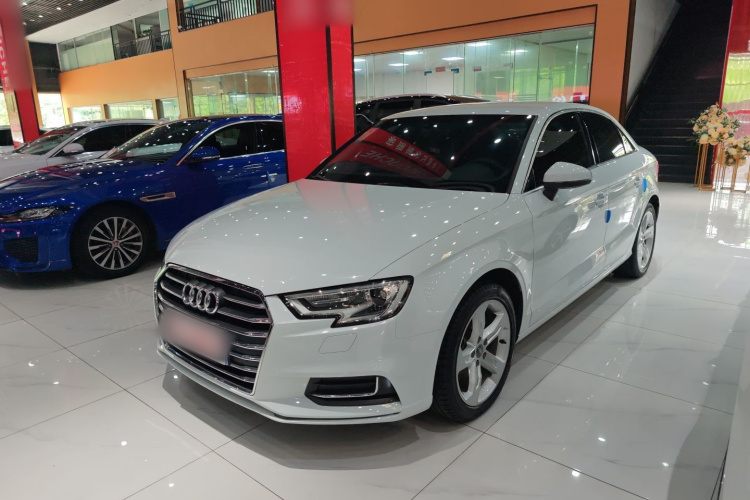 Audi A3 2019 car image #2