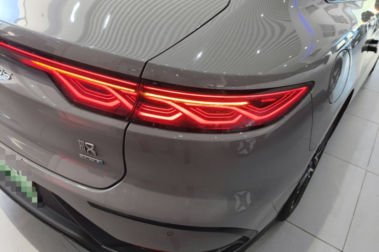 BYD Han 2025 car image #8