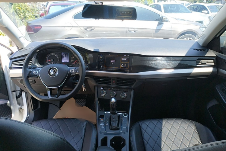 Volkswagen Bora 2023 car image #10