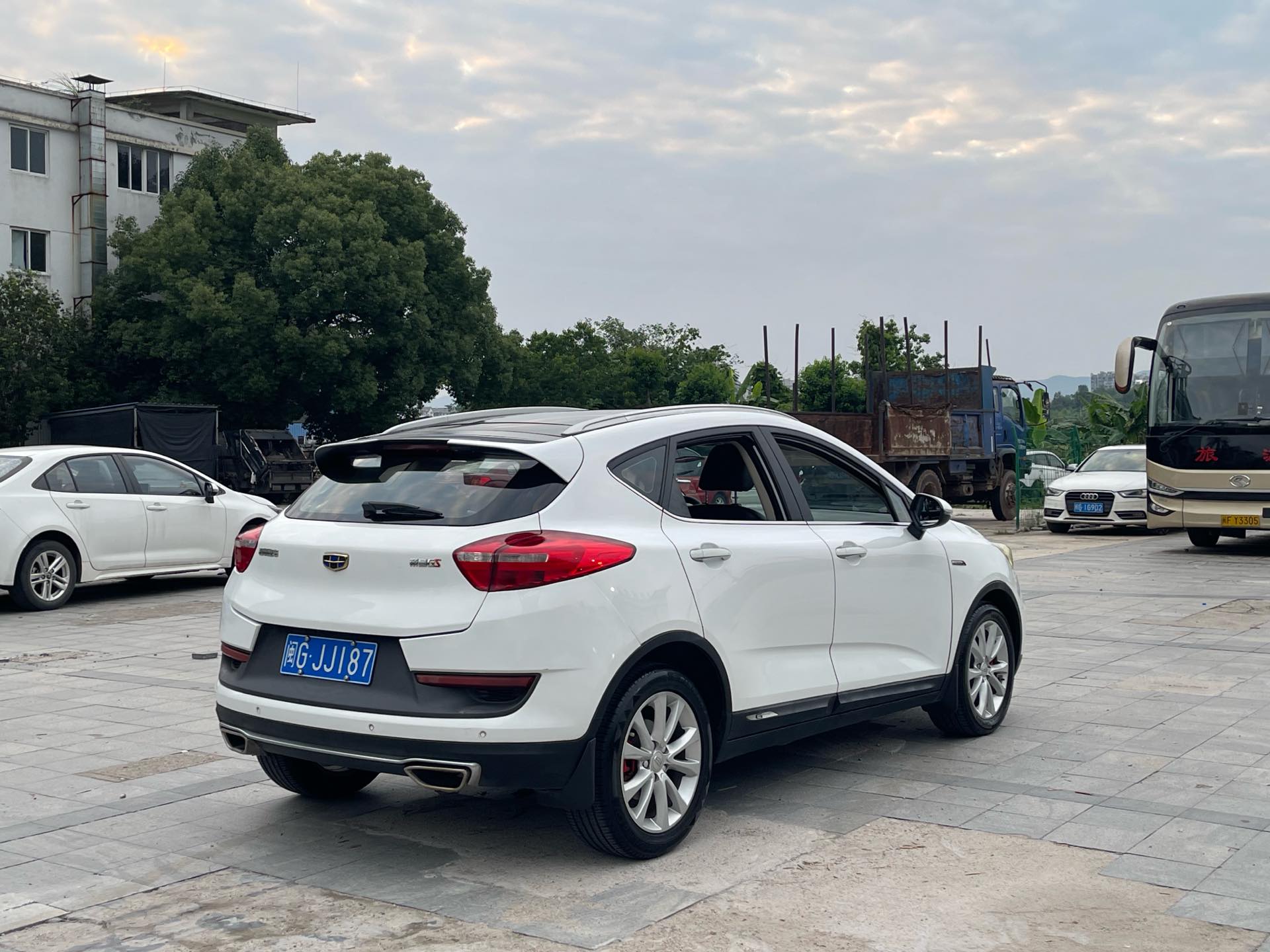 GEELY Emgrand GS 2018 imagem de carro #9