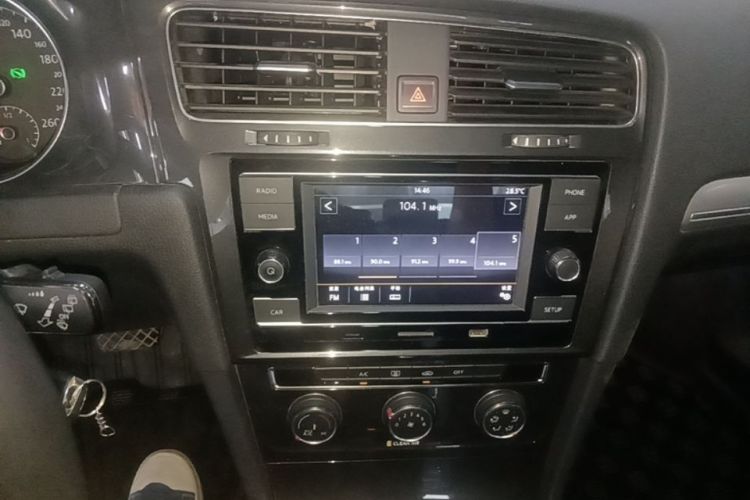 Volkswagen Golf 2018 #13 Volkswagen Golf 2018 car image #13