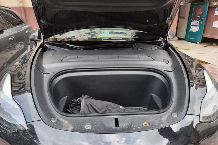 Tesla Model Y 2023 immagine di auto #22
