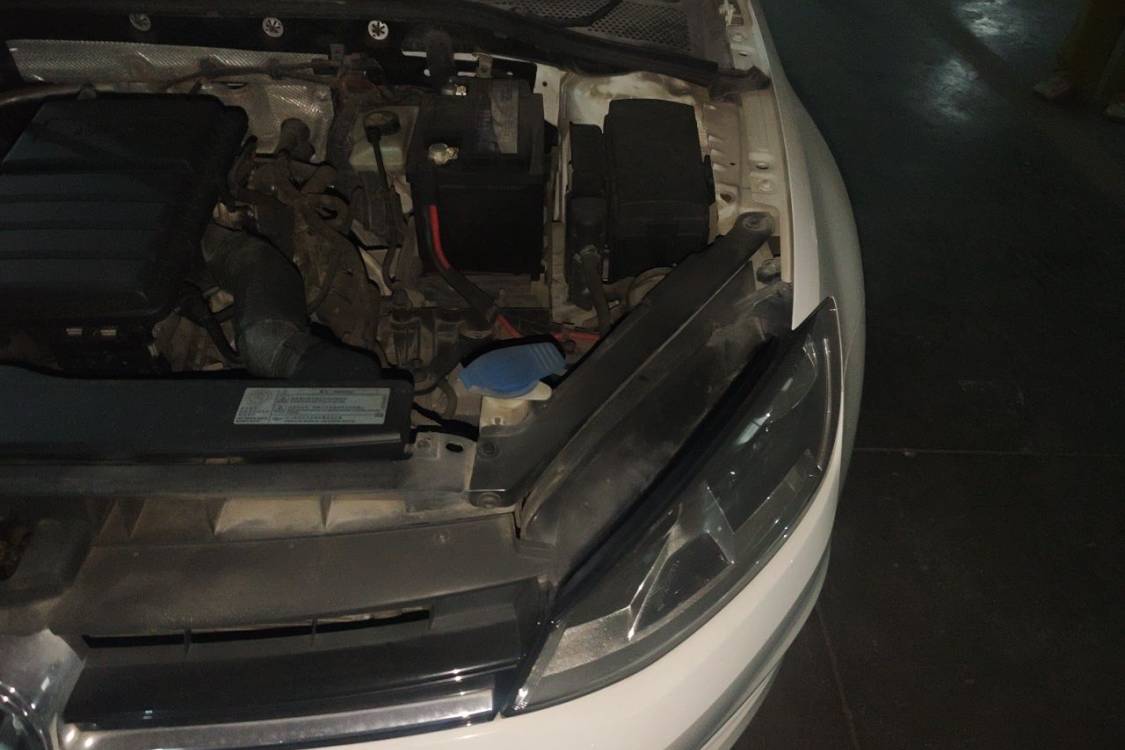 Volkswagen Golf 2015 car image #12