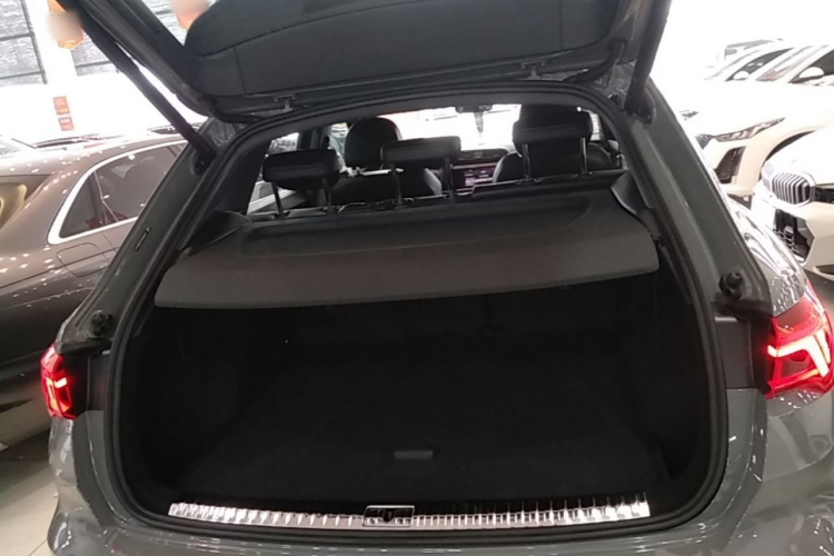 Audi Q3 2026 car image #19