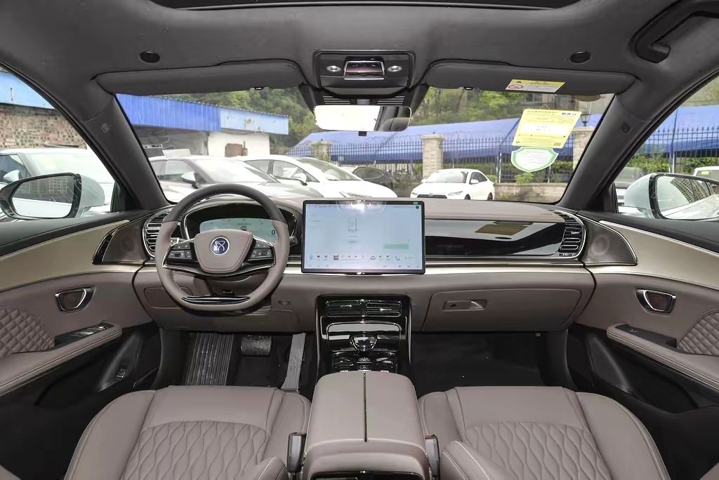 BYD Han 2024 imagen de coche #4