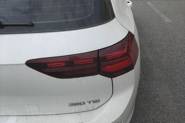 Volkswagen Golf 2024 car image #8