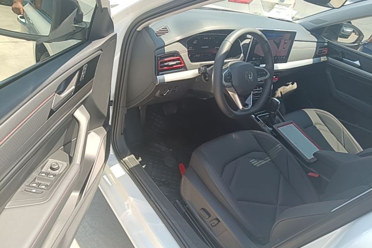 Volkswagen Lavida 2025 car image #16