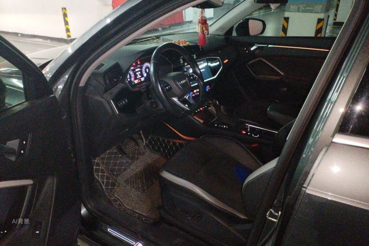 Audi Q3 2021 car image #18