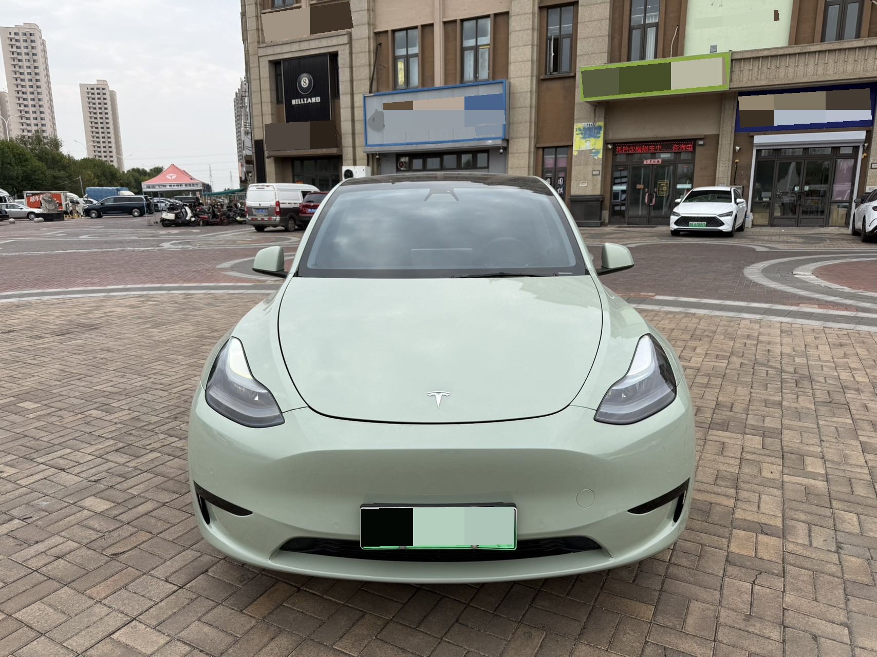 Tesla Model Y 2022 car image #2