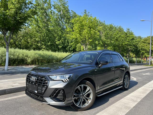 Audi Q3 2023 car image #28