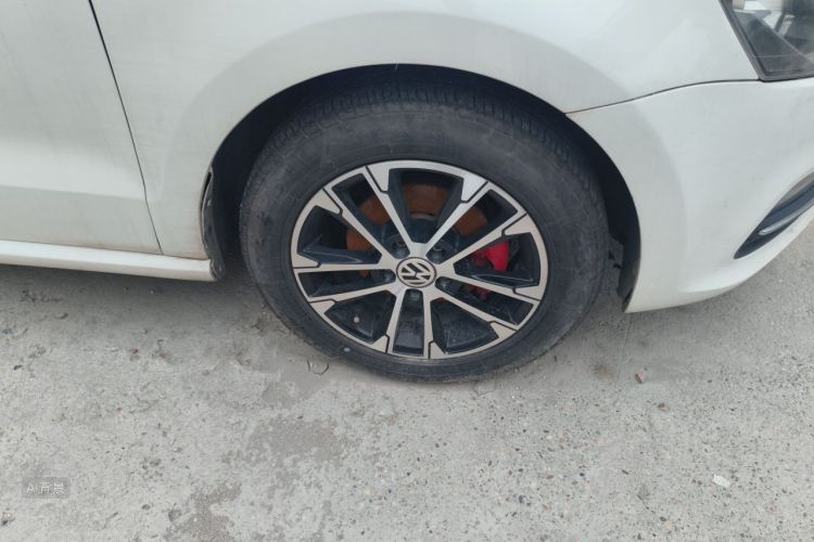 Volkswagen Polo 2016 car image #9