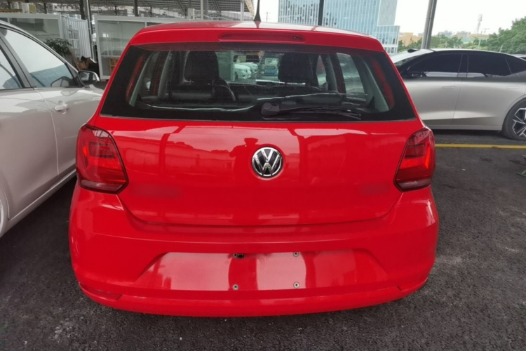 Volkswagen Polo 2017 car image #6