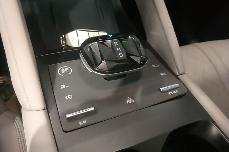 BYD YuanUP 2024 car image #14