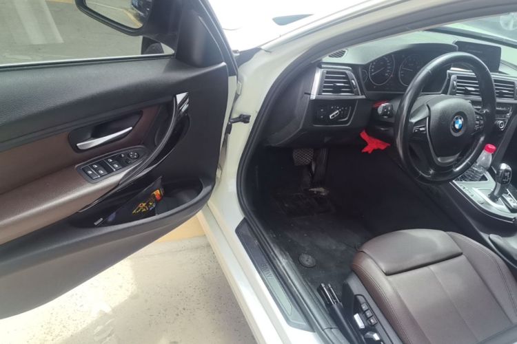 BMW 3 Series 2018 #12 BMW 3 Series 2018 car image #12