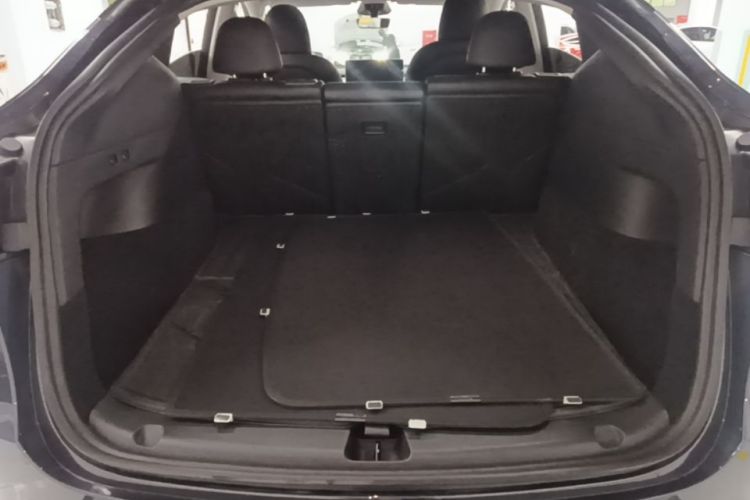 Tesla Model Y 2024 #21 Tesla Model Y 2024 car image #21