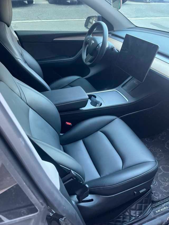 Tesla Model Y 2021 #4 Tesla Model Y 2021 car image #4