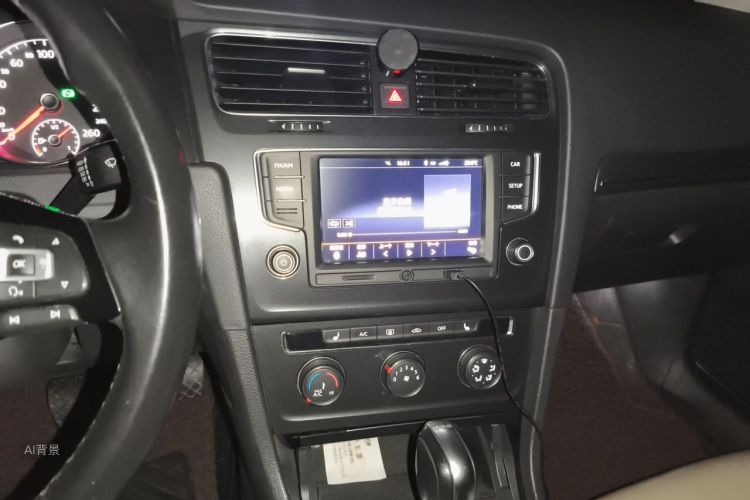 Volkswagen Golf 2017 car image #15