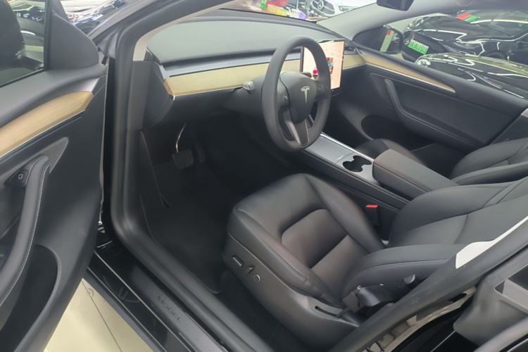 Tesla Model Y 2023 #16 Tesla Model Y 2023 immagine di auto #16