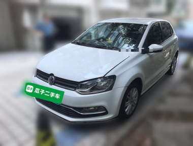 Volkswagen Polo 2015 Volkswagen Polo 2015 car image