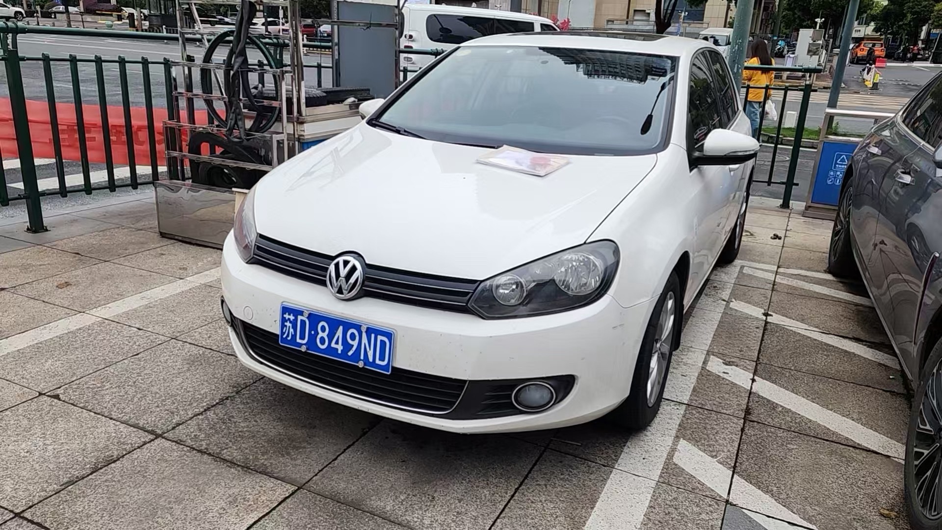 Volkswagen Golf 2013 car image 
