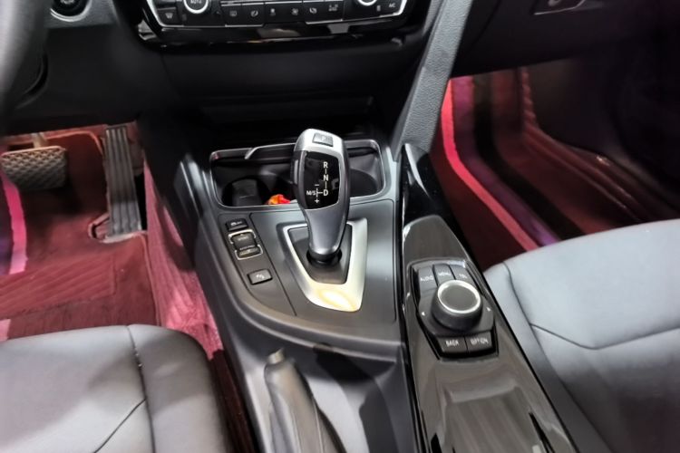 BMW 3 Series 2017 #18 BMW 3 Series 2017 immagine di auto #18