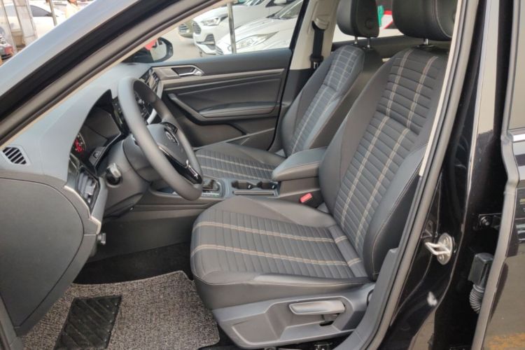 Volkswagen Lavida 2018 car image #15