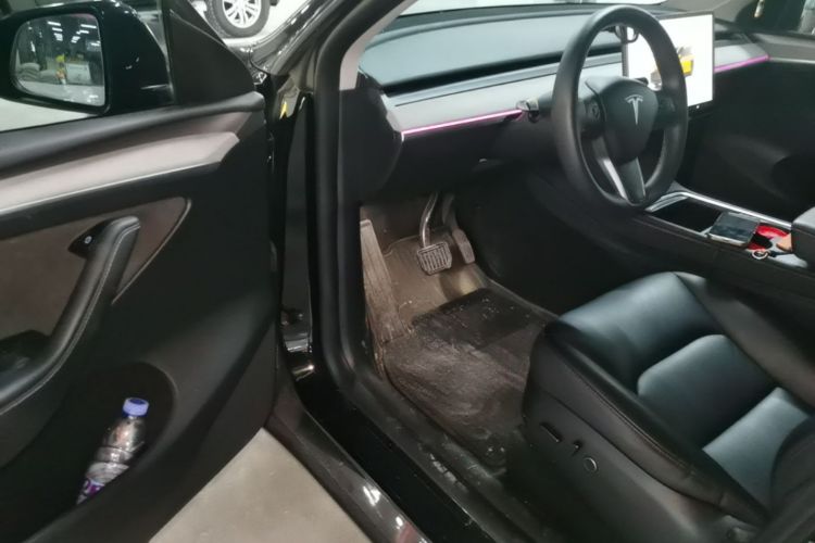 Tesla Model Y 2023 #16 Tesla Model Y 2023 car image #16