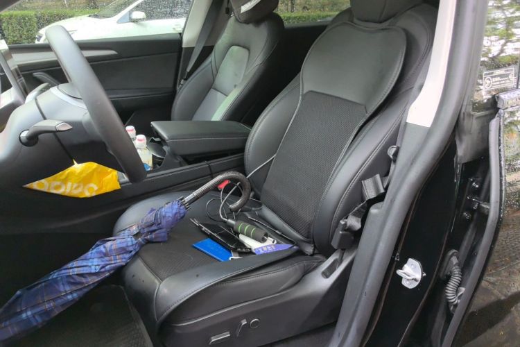 Tesla Model Y 2024 immagine di auto #15