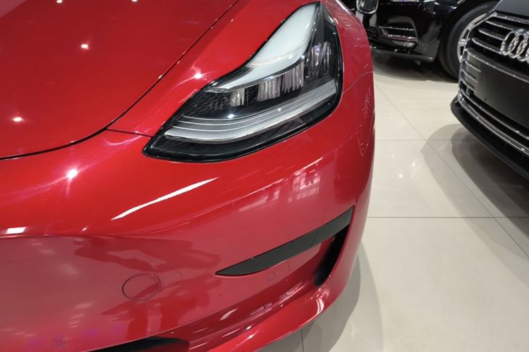 Tesla Model 3 2020 car image #23