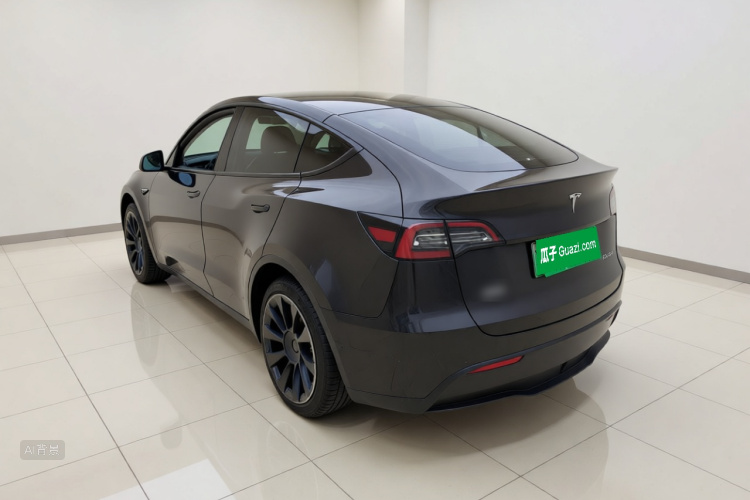 Tesla Model Y 2023 car image #5