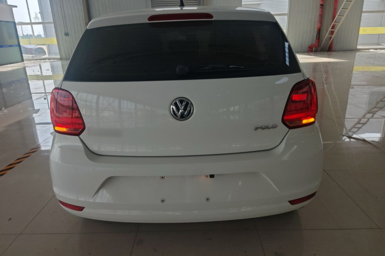 Volkswagen Polo 2018 car image #6