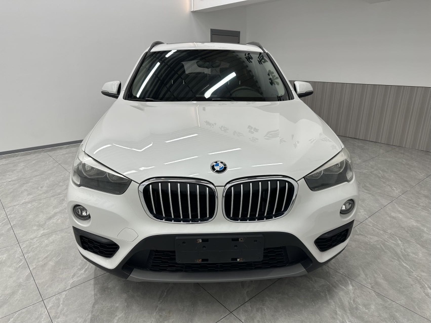 BMW X1 2018 #2 BMW X1 2018 صورة سيارة #2