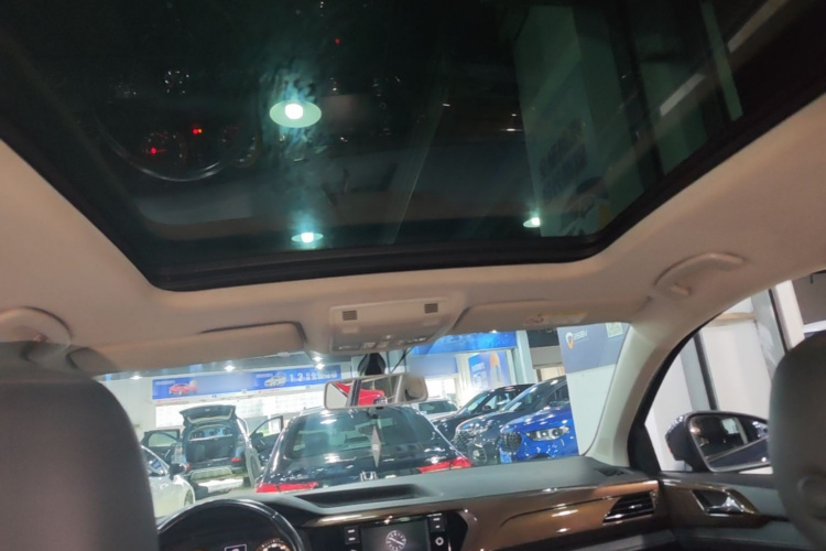 Volkswagen Tharu 2020 car image #18