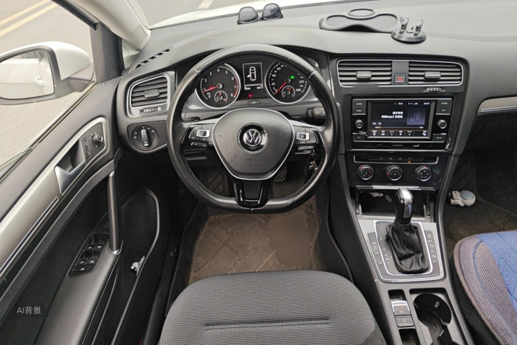 Volkswagen Golf 2018 car image #12