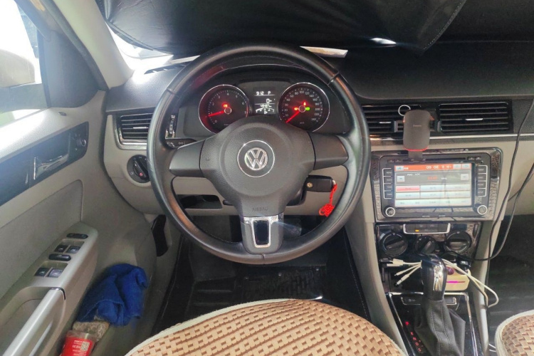 Volkswagen Bora 2015 car image #15