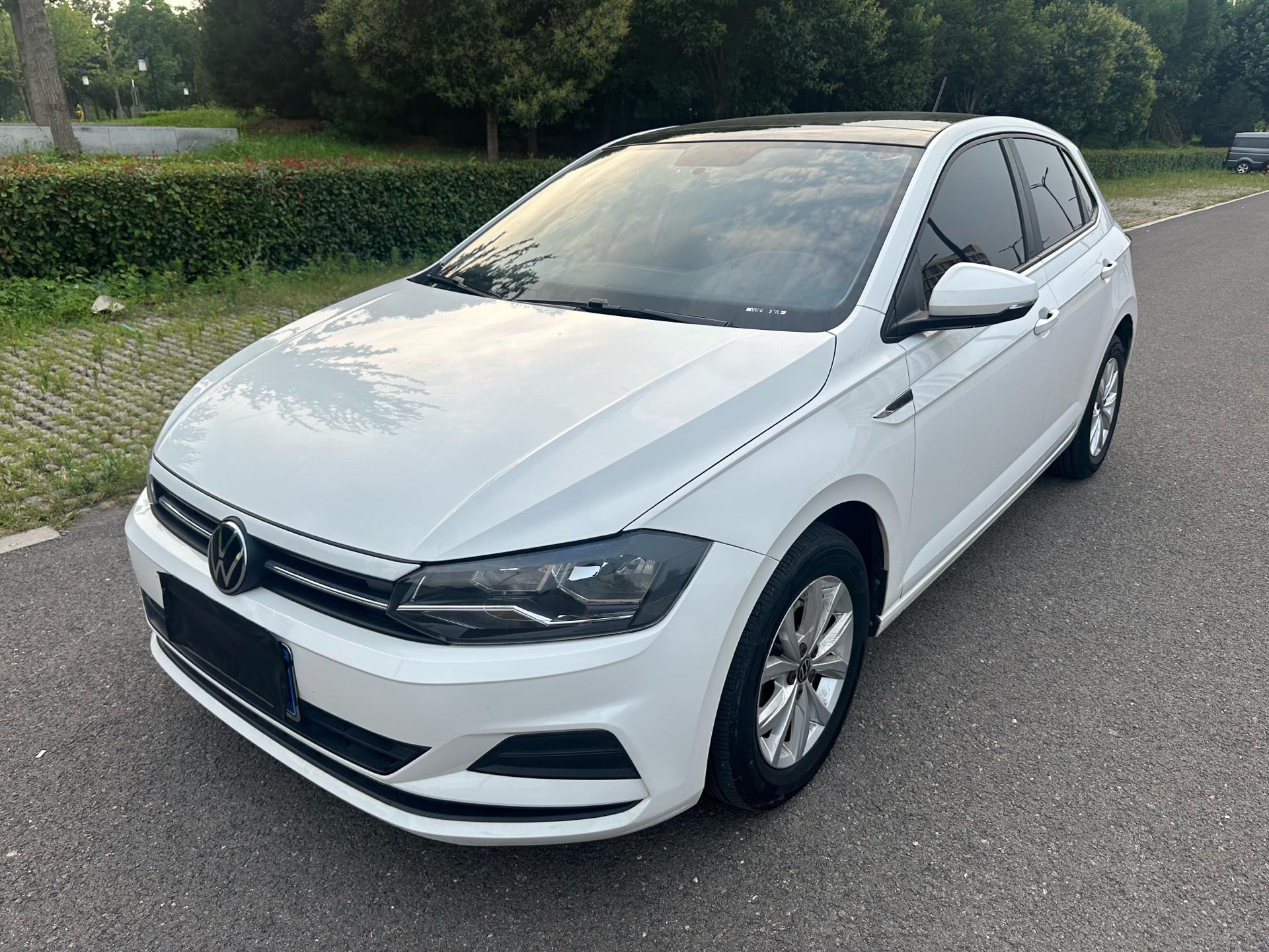 Volkswagen Polo 2021 car image 