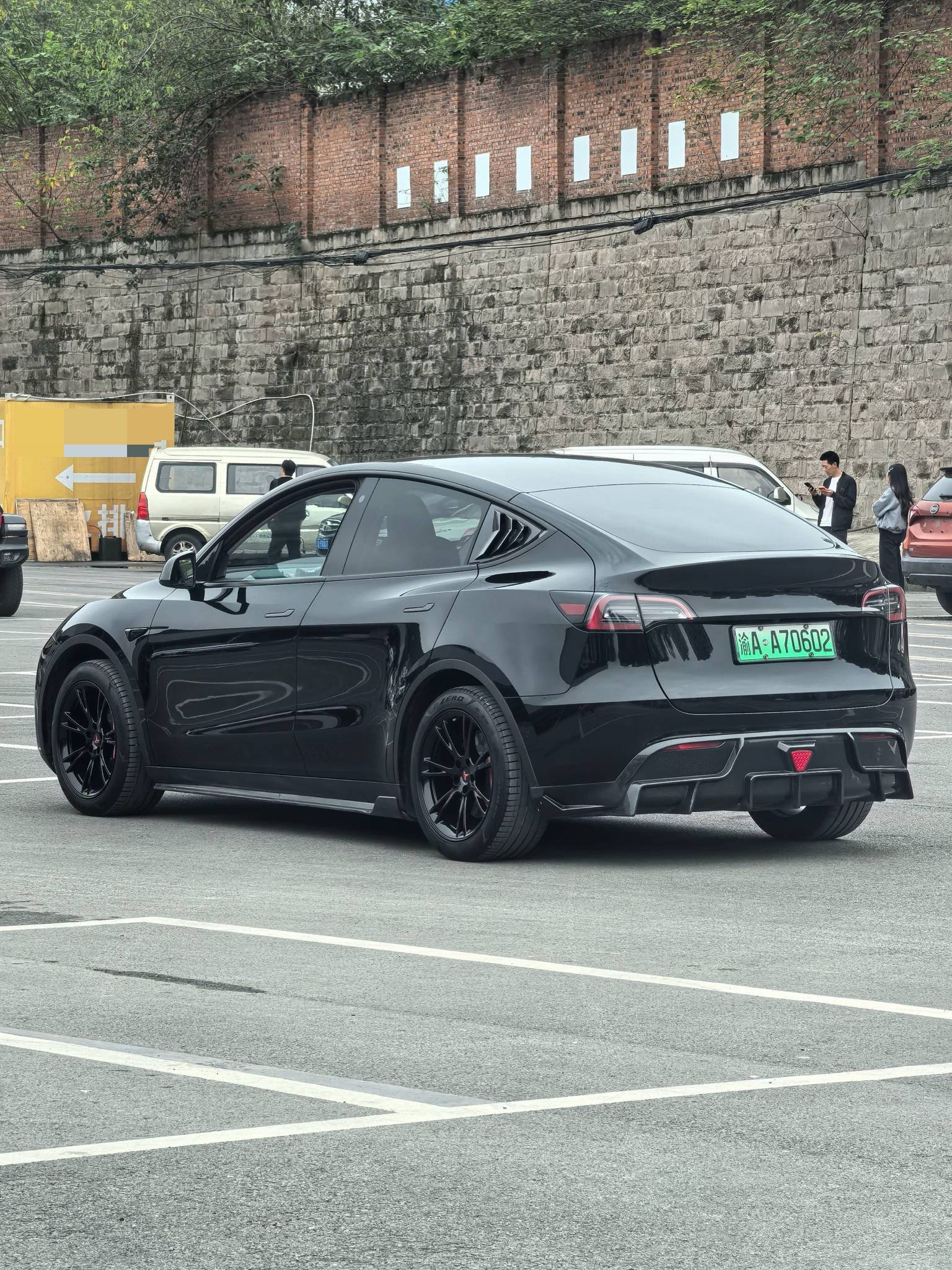 Tesla Model Y 2023 car image #6