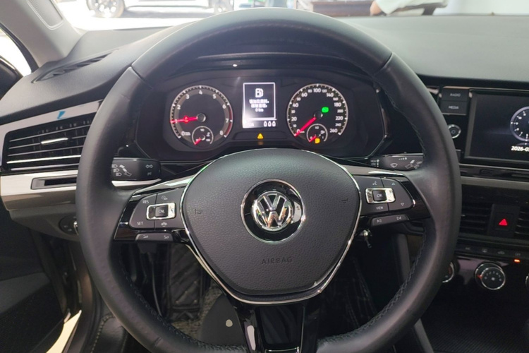 Volkswagen Bora 2019 #11 Volkswagen Bora 2019 car image #11