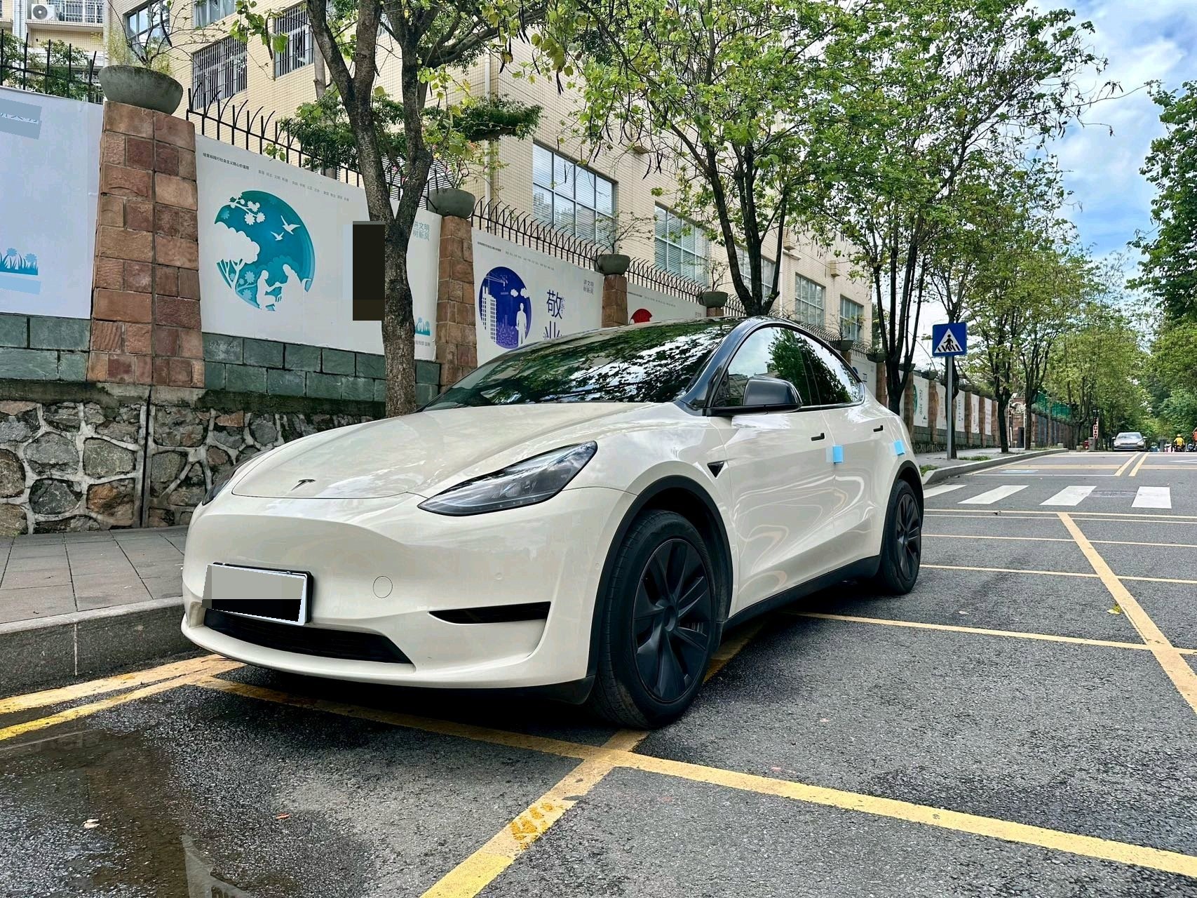 Tesla Model Y 2024 Tesla Model Y 2024 immagine di auto