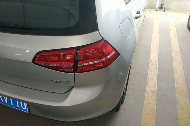 Volkswagen Golf 2015 car image #8